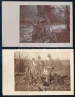 2 db vadászokat ábrázoló fotólap, 9x14 cm