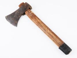 Antik jelzett balta, h: 35 cm