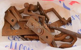 Zacskónyi vegyes régi vas tétel, közte antik ajtópánt pár