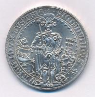 Ausztria / Tirol 1953. 1G "Zsigmond főherceg" Ag utánveret, az 1486. 1 Guldiner (Hall) mintájára, Hall város alapításának 650. évfordulója alkalmából kiadva. Peremén jelzett "1. Tiroler Taler - A 900 - 1303-1953 Hall im Inntal", kapszulában (30,07g/0.900/40mm) T:AU Austria / Tyrol 1953. 1 Guldiner "Sigismund" Ag restrike, based on 1486. 1 Guldiner (Hall), only 5,000 copies by the Austrian mint to commemorate the 650th anniversary of the founding of the town of Hall in Tyrol's Inn valley. Marked at the edge "1. Tiroler Taler - A 900 - 1303-1953 Hall im Inntal", in capsule (30,07g/0.900/40mm) C:AU