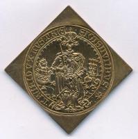 Ausztria / Tirol 1953. 1G Ag "Zsigmond főherceg" csegely Cu utánveret, az 1486. 1 Guldiner (Hall) mintájára, Hall város alapításának 650. évfordulója alkalmából kiadva. (30,02g/40x40mm) T:AU,XF Austria / Tyrol 1953. 1 Guldiner "Sigismund" klippe Cu restrike, based on 1486. 1 Guldiner (Hall), only 5,000 copies by the Austrian mint to commemorate the 650th anniversary of the founding of the town of Hall in Tyrol's Inn valley. (30,02g/40x40mm) C:AU,XF