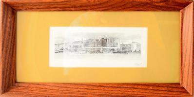 Nagy Zoltán (1916-1987): Budapesti panoráma, rézkarc, papír, jelzett, üvegezett fakeretben, 6×16,5 c...