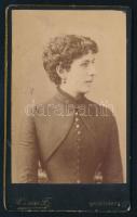 cca 1880-1890 Hölgy portréja, vizitkártya Veress Ferenc (1832-1916) kolozsvári műterméből, kissé foltos, 10,5x6,5 cm