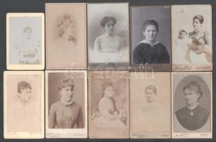 10 db hölgyeket ábrázoló vizitkártya, különféle műtermekből (közte Császár, Kolozsvár; Rosenblatt Em...