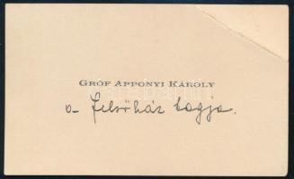 cca 1934-1944 Gróf Apponyi Károly (1878-1959) honvéd vezérkari alezredes, nagybirtokos, császári és királyi kamarás, főrendiházi, majd felsőházi tag névjegykártyáján, rajta autográf bejegyzéssel ("a felsőház tagja"), feltehetőleg Apponyi Károlytól, az egyik felső sarkán törésnyommal, 5x9 cm