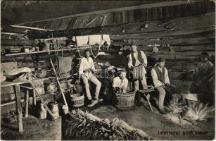 Nagyszeben, Hermannstadt, Sibiu; Interiorul unei stane / Hegyi kunyhó, belső, erdélyi folklór. E. Fischer Hofphotogr. Nr. 6. / Translyvanian folklore, mountain hut, interior (EK)