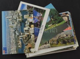 Kb. 100 db MODERN külföldi város képeslap / Cca. 100 modern foreign town postcards
