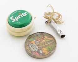 3 darab retro tárgy, yoyo, síp, tükör