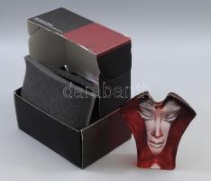 Mats Jonasson (svéd, 1945-): Ólomkristály asztaldísz a Maszk sorozatból, színezett, címkével és gravírozva jelzett, hibátlan, 14x12 cm, dobozában.