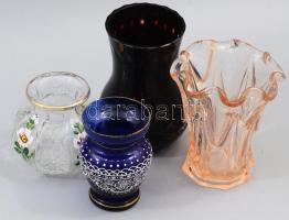 4 darab üveg váza, közte parádi, m: 10,5 cm