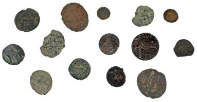 Római Birodalom vegyes, 14db-os gyengébb állapotú és/vagy töredékes érmetétel T:F,VG Roman Empire 14pcs coin lot in weaker or cracked condition C:F,VG