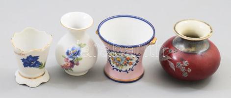 4 darab kis váza, jelzett, kopással, m: 7,5 cm