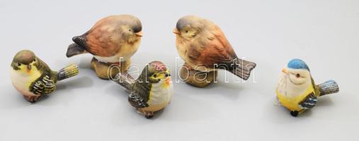5 darab műgyanta és kerámia madárka figura, m: 10,5 cm alatt