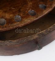 Fali pipatórium. cca 19. sz. vége, pácolt keményfa, kis sérüléssel, 41x63 cm