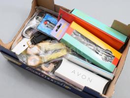 cca 1980/2000 Doboznyi használatlan óra, közte 2 darab bontatlan Akah Talking Watch