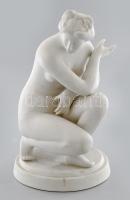 Biszkvit porcelán női akt, kopással, m: 23,5 cm