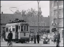 cca 1960 Szombathelyi villamos, 1 db modern nagyítás, jelzés nélkül, 15x21 cm