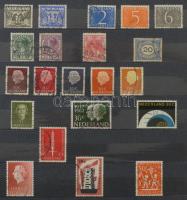 25 x 25 cm 10 vastag fekete lapos berakó benyomott Lánchíd mintával, tokkal szürke színben, jó állap...