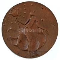 Ligeti Erika (1934-2004) DN "Művészeti és Propaganda Iroda Miskolc" kétoldalas, öntött bro...