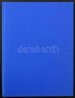 8 vastag fekete lapos A4-es berakó, kék borítóval nagyon jó állapotban (benne kb 200 régi külföldi bélyeg)