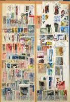 Vasút motívum gyűjtemény összeállításához összeszedett rengeteg régi és modern bélyeg, sorok, blokko...