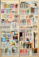 Vasút motívum gyűjtemény összeállításához összeszedett rengeteg régi és modern bélyeg, sorok, blokko...