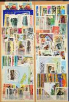 Vasút motívum gyűjtemény összeállításához összeszedett rengeteg régi és modern bélyeg, sorok, blokko...