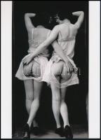 cca 1910 "Hátsó ki-bejárat a női fehérneműn?", szolidan erotikus felvétel, 1 db modern nag...