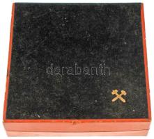 1975. "XI. Borsodi Szénbányák Kongresszus 1945-1975" egyoldalas, öntött, részben festett f...