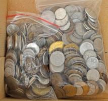 Vegyes, magyar és külföldi érmetétel mintegy ~1kg súlyban T:vegyes Mixed, Hungarian and foreign coin lot (~1kg) C:mixed