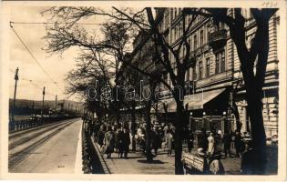 Budapest V. Duna Korzó, villamos vonal, Steiner Mór linóleum reklám (EK)