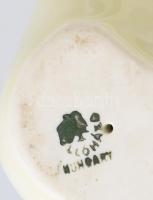 Hollóházi vajszínű mázas női akt figura, jelzett, 24x19 cm