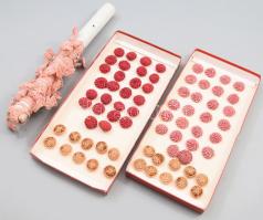 cca 70 darab régi párna gomb + párnadísz