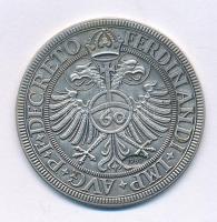 Német Szövetségi Köztársaság 1980. 1 Guldenthaler jelzett Ag, a Német Államok / Bajorország 1560. 1 Guldenthaler "V. Albert" mintájára készült utánveret, peremen jelzett, "MEDAILLEN-KUNST", "0152" sorszámmal (19.95g/1.000/40mm) T:AU  Federal Republic of Germany 1980. 1 Guldenthaler marked Ag restrike, based on German States / Bavaria 1560. 1 Guldenthaler "V. Albert", marked on the edge, "MEDAILLEN-KUNST", numbered with "0152" (19.95g/1.000/40mm) C:AU