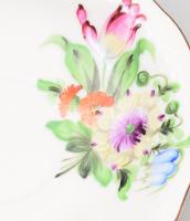 Herendi virágmintás csésze alátéttel. Jelzett, hibátlan, d: 11 cm