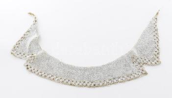 cca 1900 Gyöngyfűzött nyakék, h: 60 cm