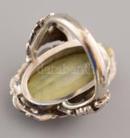 Ezüst (Ag) zöld köves gyűrű, jelzett, méret: 50, bruttó: 8,2 g