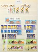 1959-1992 Sok ezer bélyeget, rengeteg postatiszta és használt teljes sort tartalmazó nagy rendező kü...