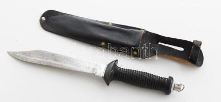 Szovjet vadászkés, számozott, tokjában, h: 33 cm