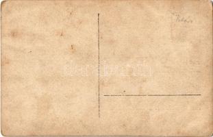 1913 Vajdahunyad, Hunedoara; gyerekek a vár előtt / children in front of the castle. photo (EB)