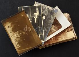 Kb. 100 db RÉGI fotós képeslap, vegyes minőségben / Cca. 100 pre-1945 photo postcards, in mixed qual...