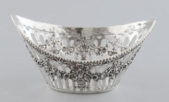 Ezüst (Ag) áttört virágmintás ékszertartó kosár, jelzett, 9,4×5,5 cm, nettó: 37,8 g