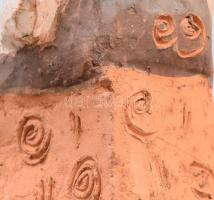 3 darab erdélyi kerámia szobor, öregúr és öregasszonyok, jelzés nélkül, kopással, m: 12 cm