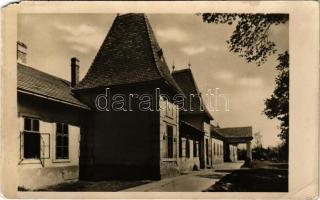 Békésszentandrás, állami iskola. Képzőművészeti Alap Kiadóvállalat (EM)