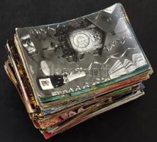 Kb. 300 db MODERN üdvözlőlap kis dobozban / Cca. 300 modern greeting postcards in a small box