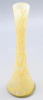 Sárgán színezett üveg váza, jelzés nélkül, hibátlan, m: 29,5 cm