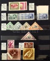 Többpéldányos rendező az 1945-1958 közötti időszakból, 12 vastag fekete lapos A4-es berakóban