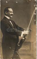 1903 Kóródi Gyula cigányprímás dedikált képeslapja / signed postcard of a Hungarian Gypsy violinist. M. Adler Fotograf (felületi kopások / worn surfaces)
