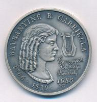 Bognár György (1944-) 1985. "Batsányi János Tapolca szülötte 1763-1845 / Batsányiné B. Gabriella 1766-1839 - Éremgyűjtők Csoportja Keszthely" kétoldalas ezüstpatinázott bronz emlékérem kapszulában (42,5mm) T:UNC