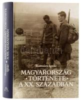 Romsics Ignác: Magyarország története a XX. században. Bp., 2005, Osiris, 668 p. Harmadik, javított és bővített kiadás. Kiadói kartonált papírkötés, jó állapotban. .
